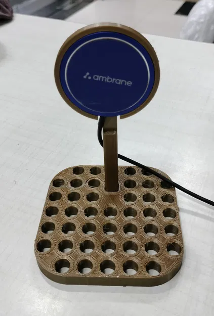 Giá đỡ cho iPhone 12, 13, 14, 15 với sạc không dây Ambrane - Image 3