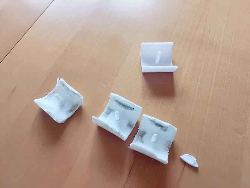 Thay thế bộ bảo vệ chân bàn cho bàn sân thượng - Image 2