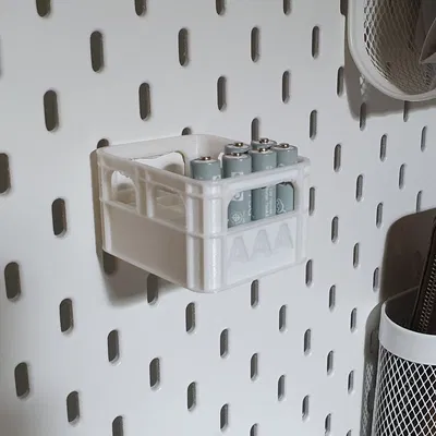 Giá đỡ pin AA và AAA trong thùng bia Skadis