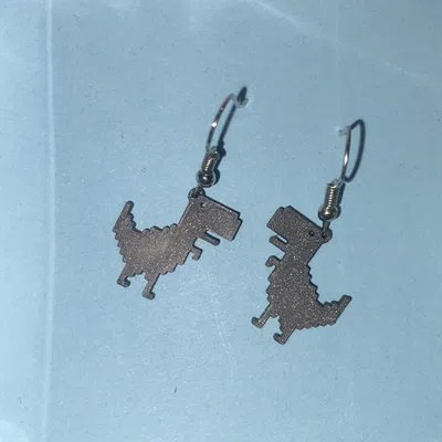 Bông tai khủng long nhỏ gọn phong cách offline