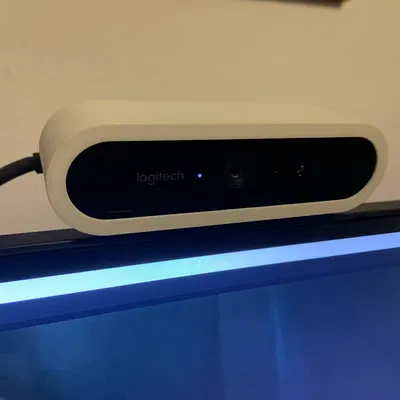 Giá đỡ webcam Logitech Brio cho màn hình Aorus FI32U