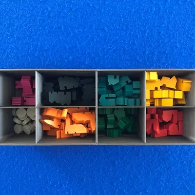 Giá đỡ cho trò chơi Tiny Towns với thiết kế thông minh