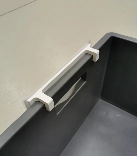 Giá đỡ nhãn cho thùng E2 và E3 - Image 2