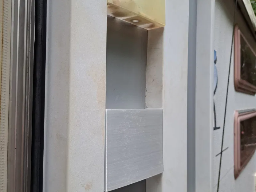 Thay thế giá đỡ cửa cho xe caravan Südwind Knaus - Image 4