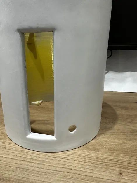 Công tắc nguồn lắp ở mặt sau của thùng máy - Image 1