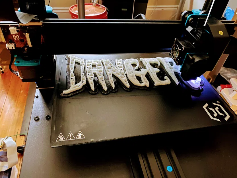 Biển báo Halloween "Nguy hiểm" với chữ nổi từ OpenSCAD - Image 2