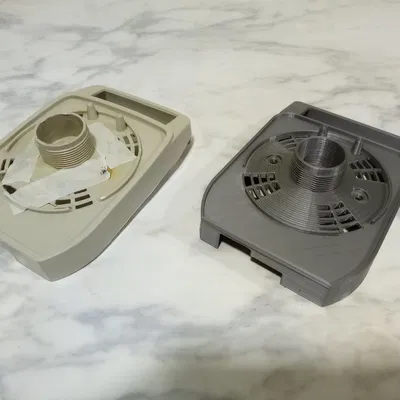 Nắp quạt được sao chép để thay thế nắp cũ hỏng