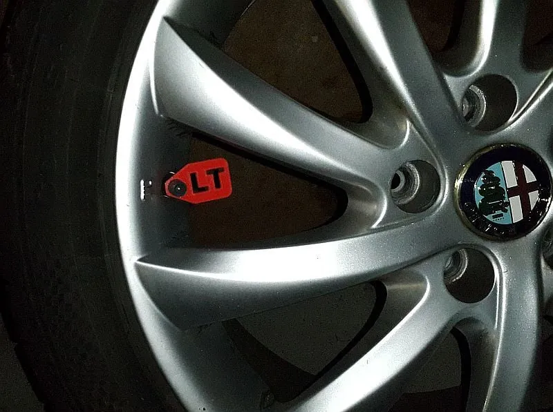 Nhãn dán cho van lốp xe tùy chỉnh - Image 1