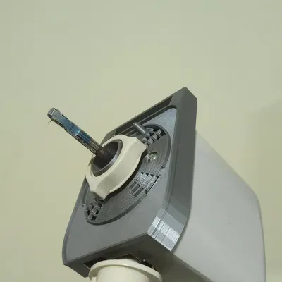 Nắp quạt được sao chép để thay thế nắp cũ hỏng