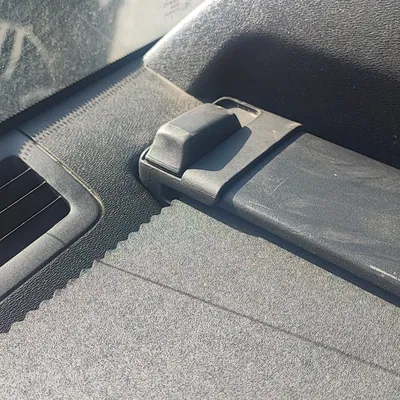 Nút tháo bọc cốp xe Volvo XC70