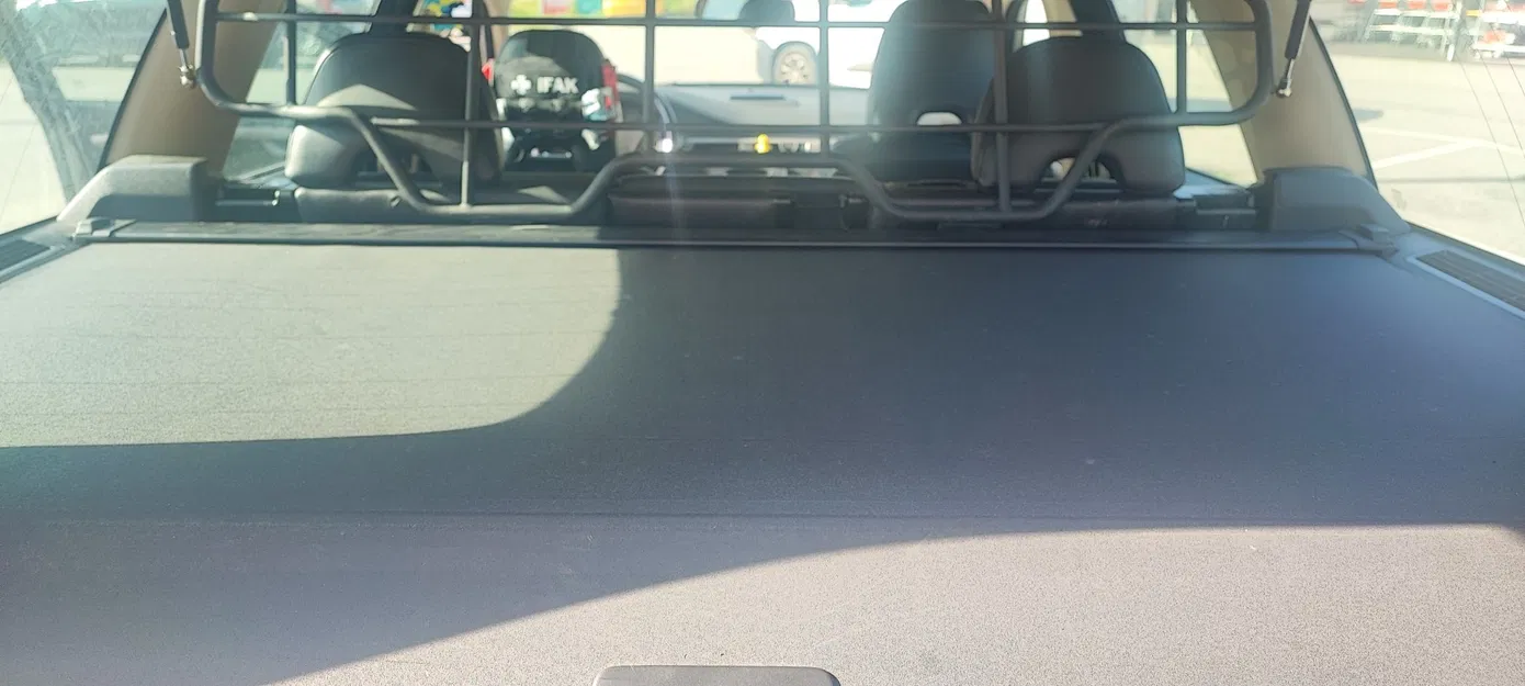 Nút tháo bọc cốp xe Volvo XC70 - Image 5