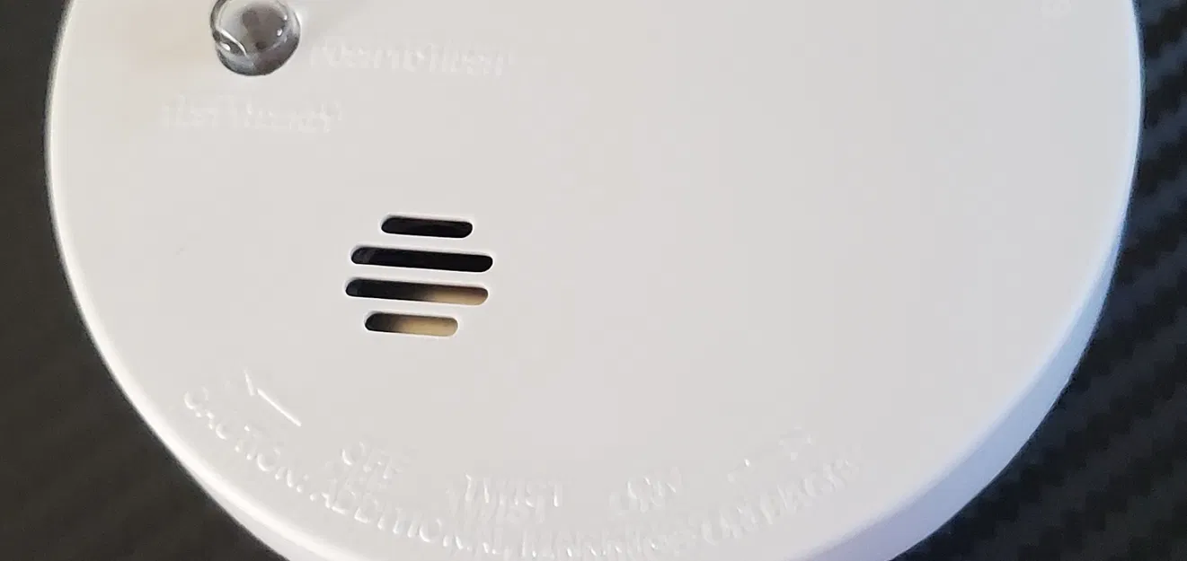 Giá đỡ cho máy dò khói Kidde 19040 lắp vào kệ Lack - Image 5