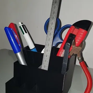 Giá đỡ bút và dụng cụ cơ bản cho bàn làm việc