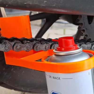 Bình xịt bảo vệ cho dầu bôi trơn xích xe máy