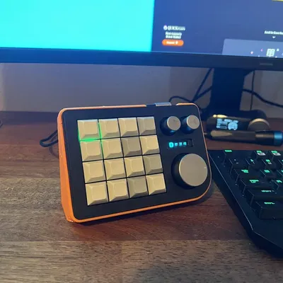 Giá đỡ bàn phím macro Megalodon Triple Knob