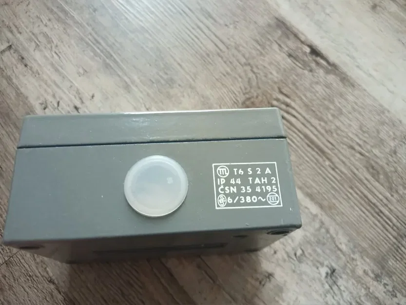 Nắp đậy lỗ trống cho hộp công tắc T6-30 - Image 1