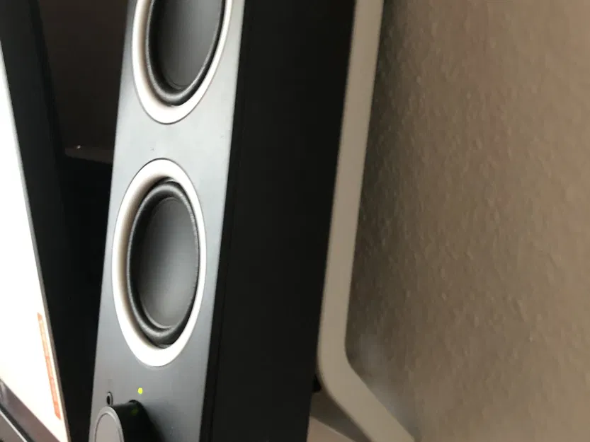 Giá đỡ loa Logitech Z200 treo tường - Image 1