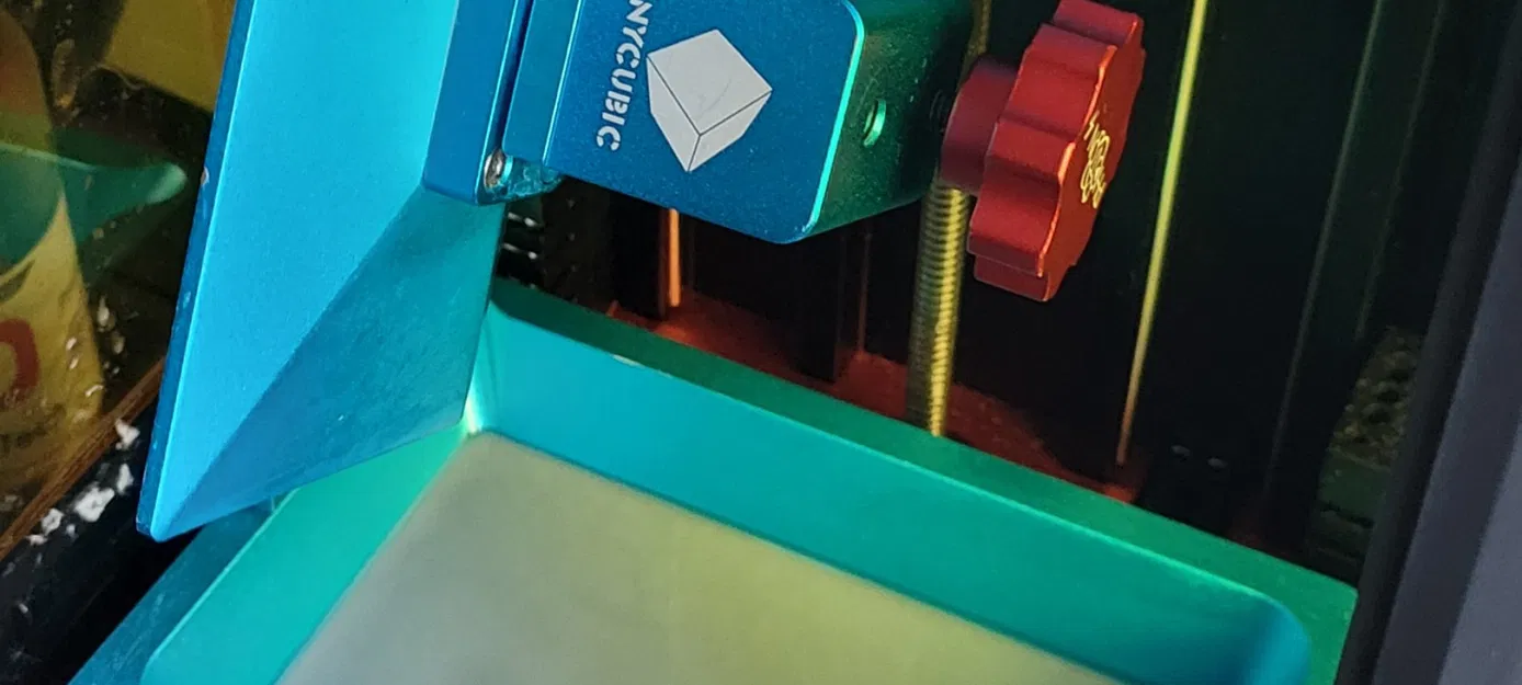 Giá đỡ nhỏ giọt nghiêng cho máy in Anycubic Photon S - Image 1