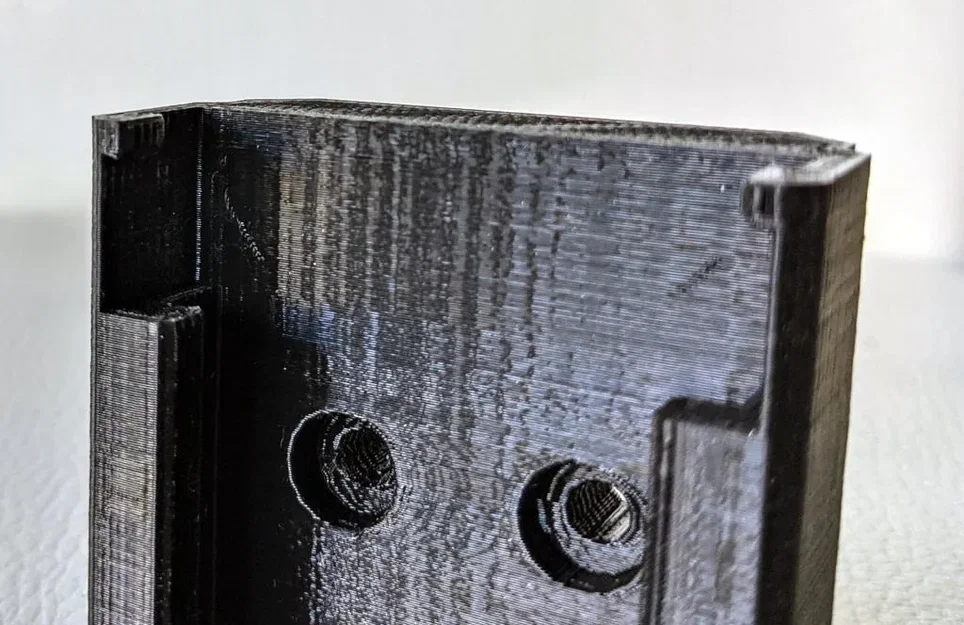 Giá đỡ pin Milwaukee M18 có khóa an toàn - Image 5