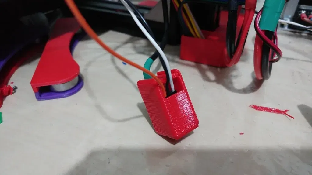 Hộp PCB cho mạch diode (dùng cho cảm biến từ tính) có nắp. - Image 1