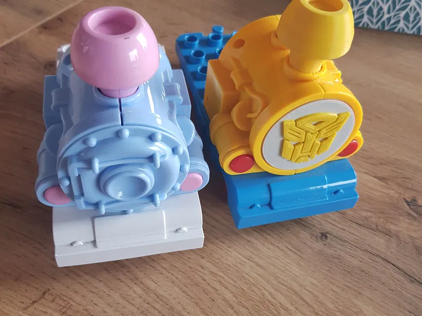 Tàu điện chạy bằng pin BLOCKI với logo Autobots - Image 2