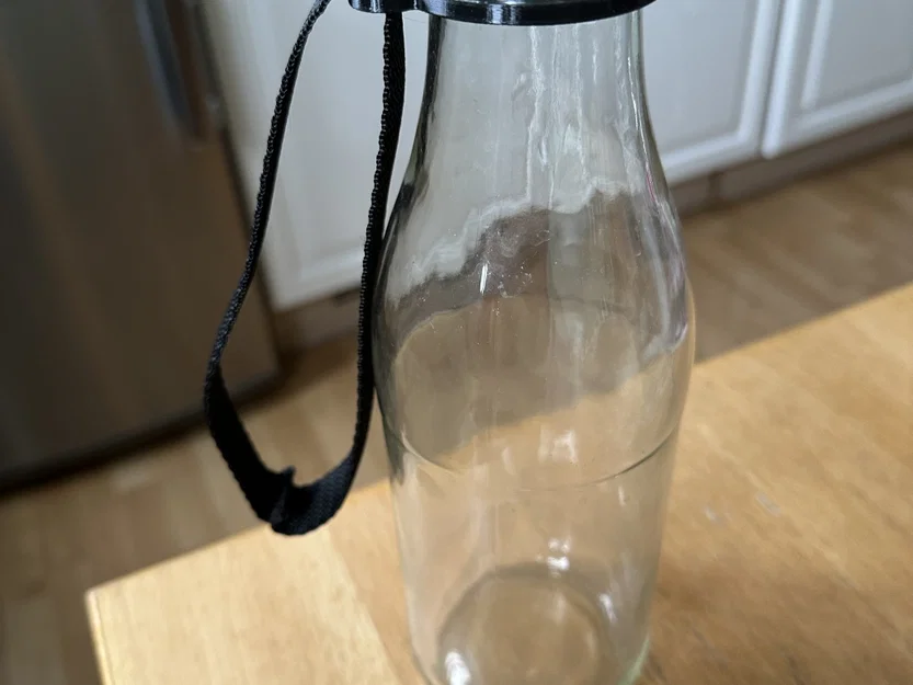 Giá đỡ dây đeo cho chai sữa 1L - Image 1