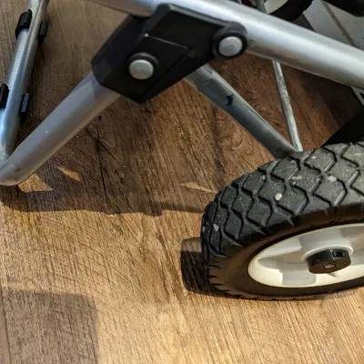 Thay thế bánh xe và chân cho xe đẩy Target