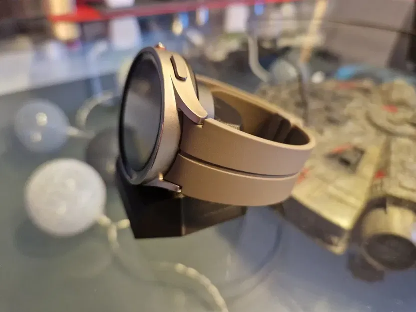 Giá đỡ sạc Samsung Galaxy Watch5 Pro - Image 3