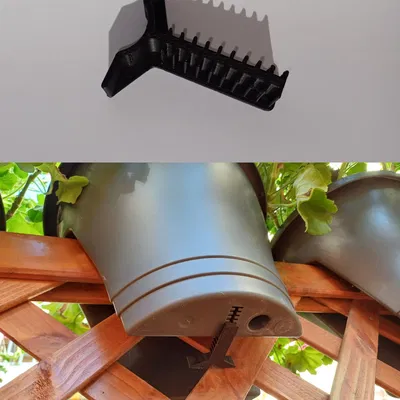 Giá đỡ cho chậu cây ELHO giữ thăng bằng chậu cây