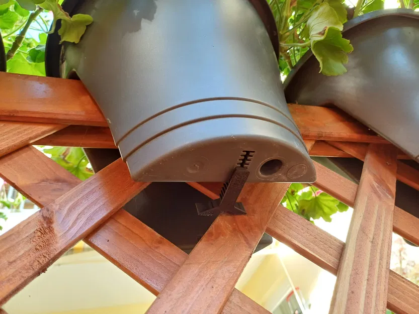 Giá đỡ cho chậu cây ELHO giữ thăng bằng chậu cây - Image 3