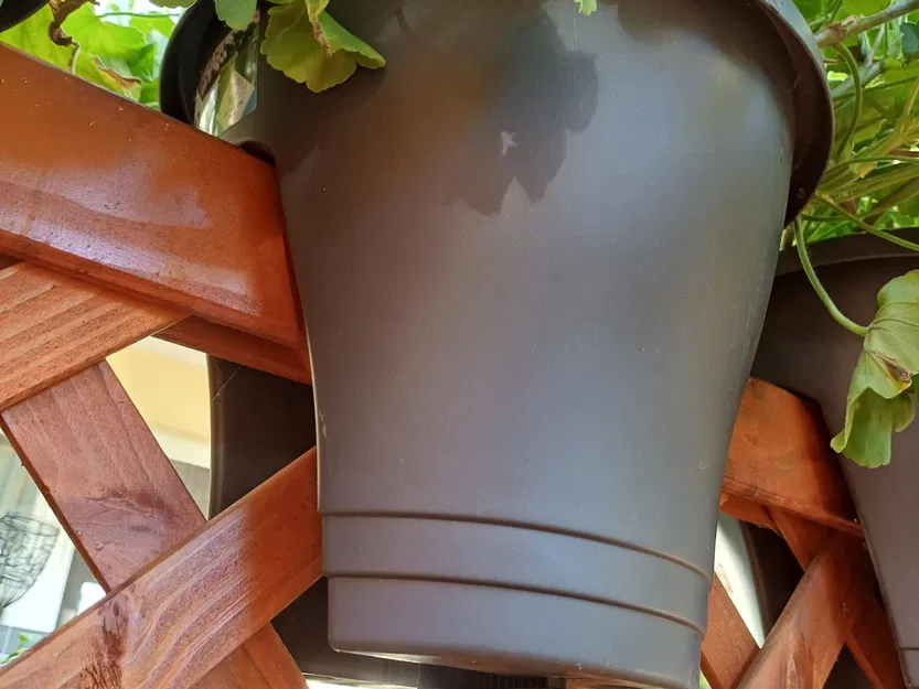 Giá đỡ cho chậu cây ELHO giữ thăng bằng chậu cây - Image 4