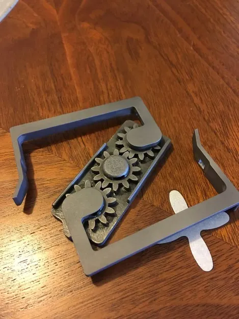 Khớp nối web với khóa an toàn và linh kiện tự giữ - Image 1