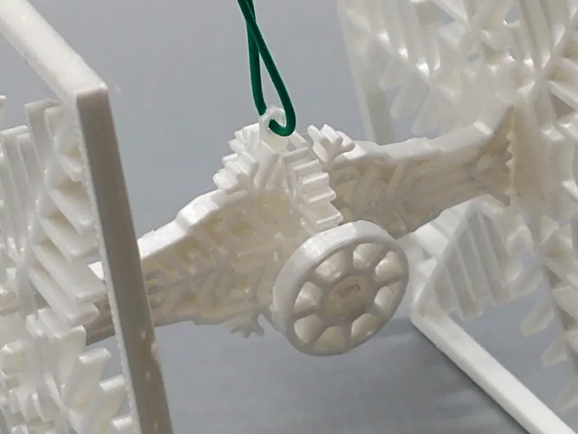 Mô hình đồ chơi TIE Fighter chủ đề bông tuyết trong Star Wars - Image 9