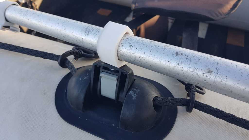 Giá đỡ mái chèo kiểu cũ cho thuyền cao su Bombard - Image 1