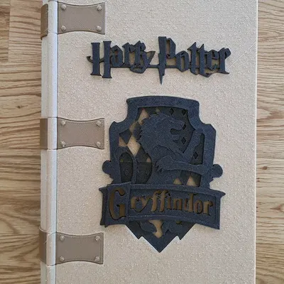 Hộp sách Harry Potter hình Gryffindor