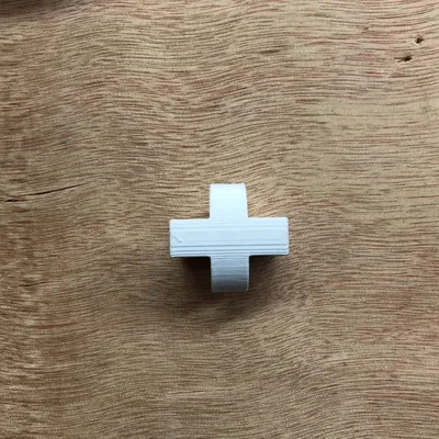 Hình dạng không thể có vừa với cả 3 lỗ cắt