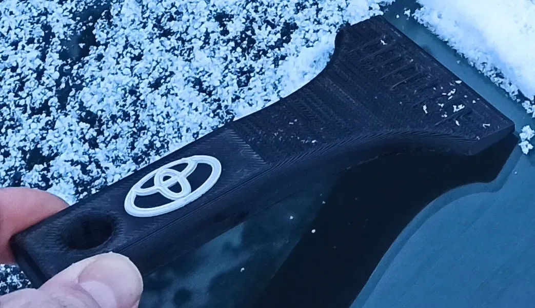 Công cụ cạo băng Toyota in 3D bằng PLA - Image 1