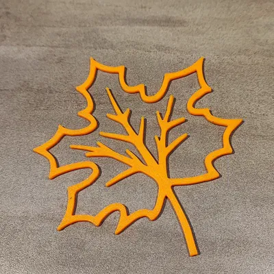 Lá mùa thu trang trí cửa sổ