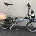Giá đỡ chai rượu cho xe đạp Brompton - Thumbnail 1