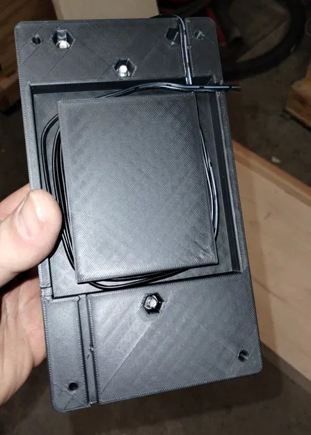 Giá đỡ treo tường cho sạc Ryobi ONE+ compact - Image 2