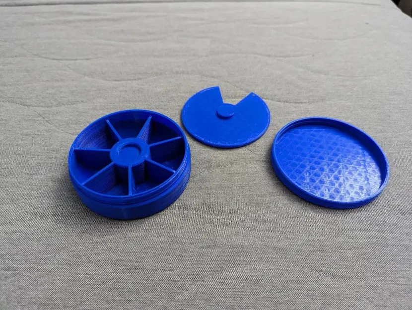 Hộp đựng thuốc 7 ngày tiện lợi - Image 1