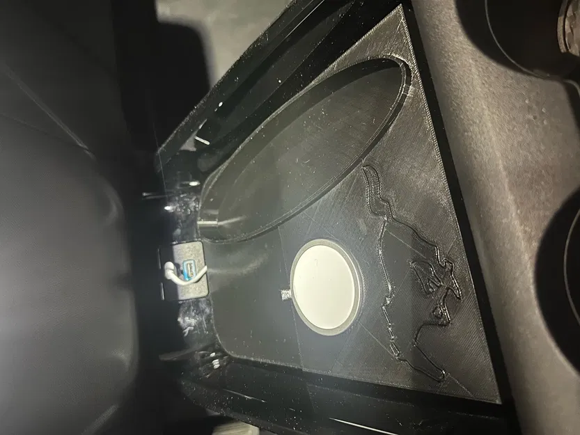 Giá đỡ MagSafe cho Mustang Mach-E từ Apple - Image 1