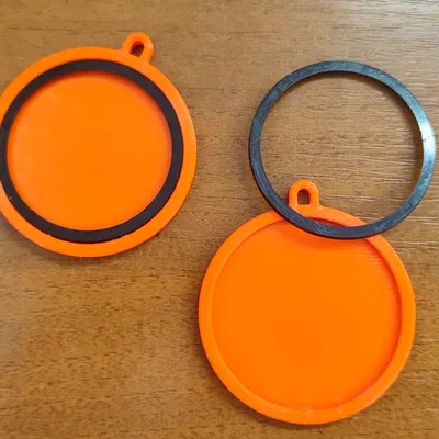 Thẻ chìa khóa lớn với thiết kế đơn giản và màu sắc nổi ...