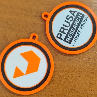 Thẻ chìa khóa lớn với thiết kế đơn giản và màu sắc nổi ...