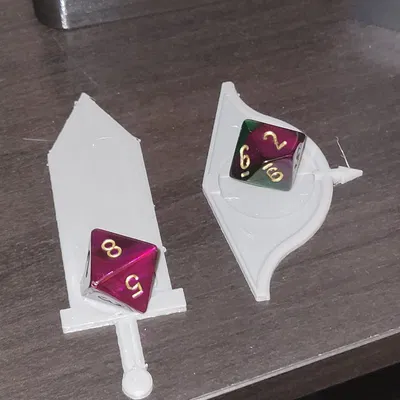 Trợ thủ vũ khí xúc xắc cho D&D