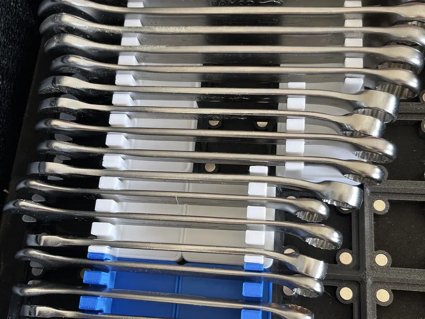 Giá đỡ cờ lê linh hoạt cho cờ lê nhiều kích thước - Image 1