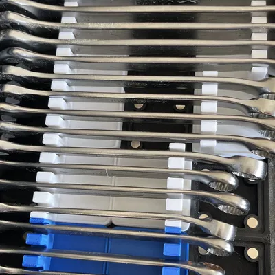 Giá đỡ cờ lê linh hoạt cho cờ lê nhiều kích thước