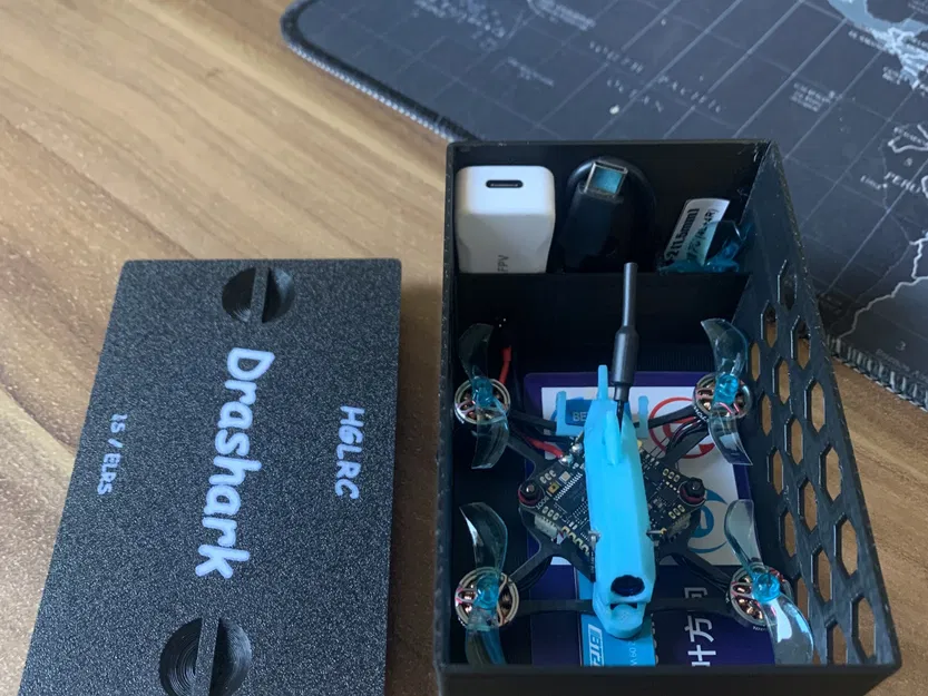 Hộp Drashark cho 4 pin và bộ sạc nhỏ - Image 2