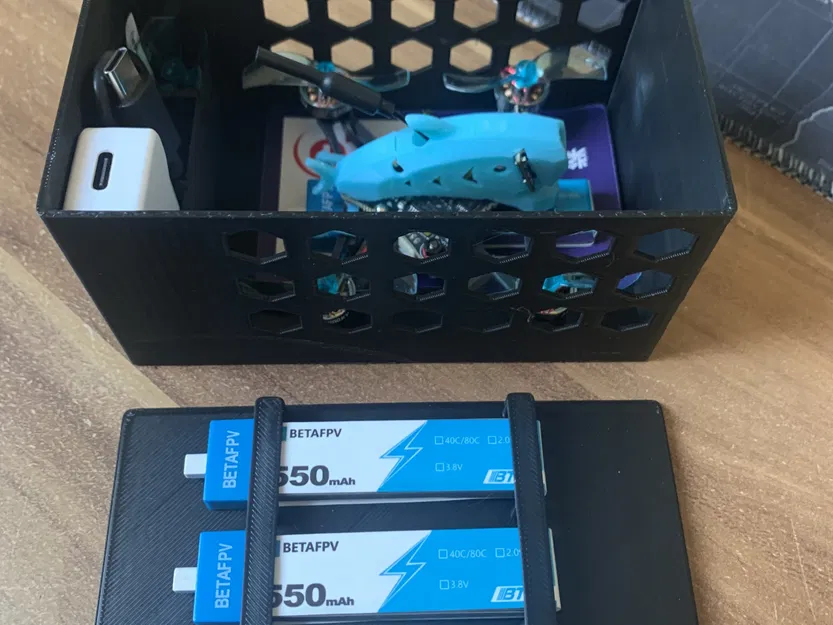 Hộp Drashark cho 4 pin và bộ sạc nhỏ - Image 4