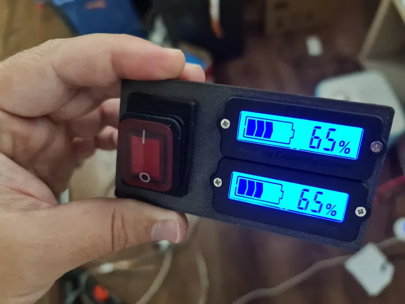 Đồng hồ đo dung lượng pin 36V (2x18V) với chức năng ngắt nguồn - Image 1